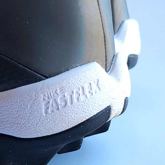 Nike Vapor Edge Shark 2  Kids/Youth size 2Y - Picture 5 of 10